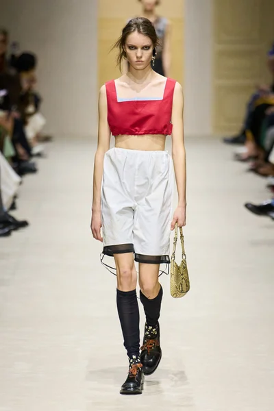 Look 48
